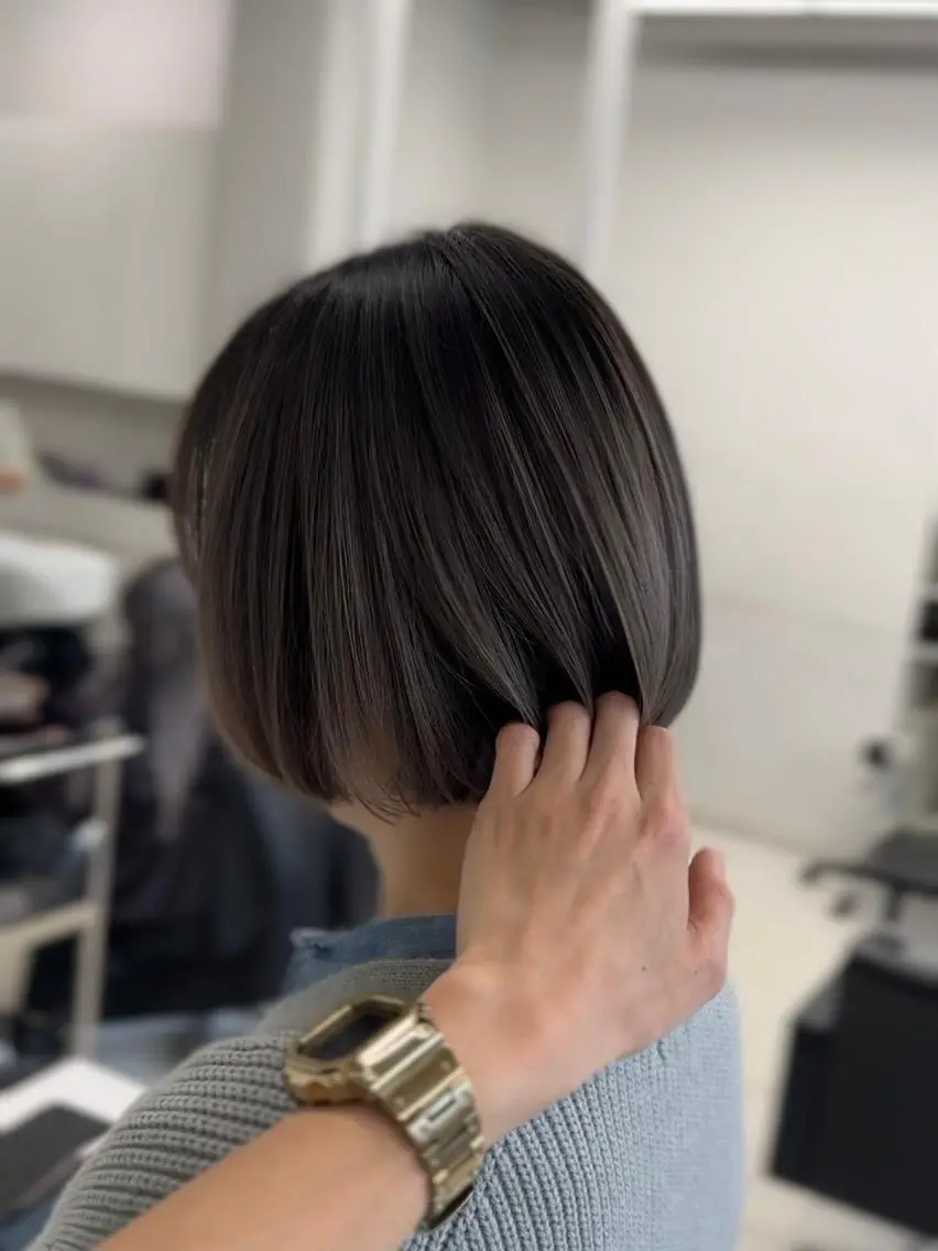 ショート カラー アディクシーカラー アッシュ ブルーカラー ダークアッシュ グレージュ 【公式】amble luxe池袋東口🩷のヘアスタイル