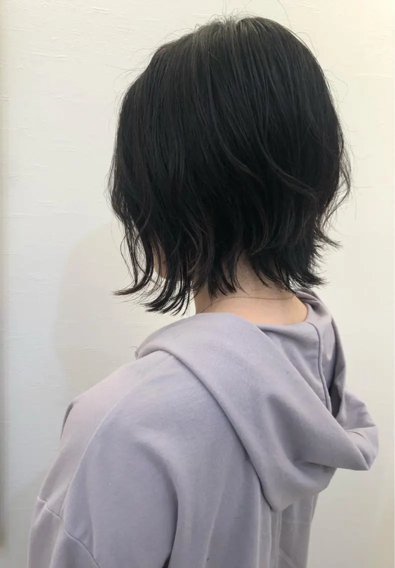 ミディアム ツノガイ エリのヘアスタイル