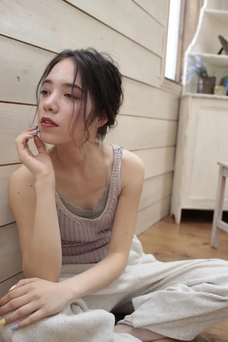 ミディアム 宮内 真乃のヘアスタイル