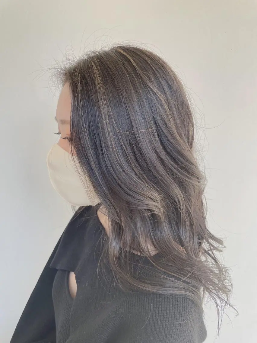 セミロング カラー ハイライトカラー ハイライト 本間 良のヘアスタイル