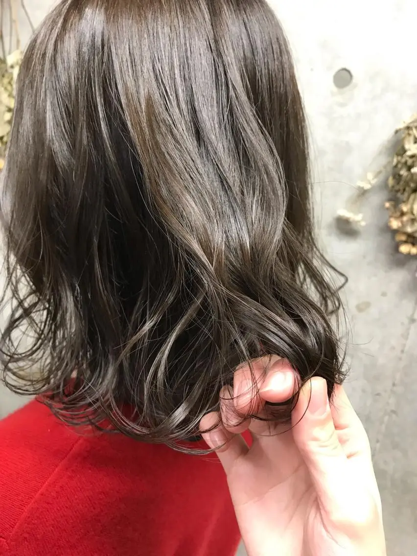 ミディアム カラー ヘアアレンジ アッシュ ベージュカラー Satsuki ✂︎♡のヘアスタイル