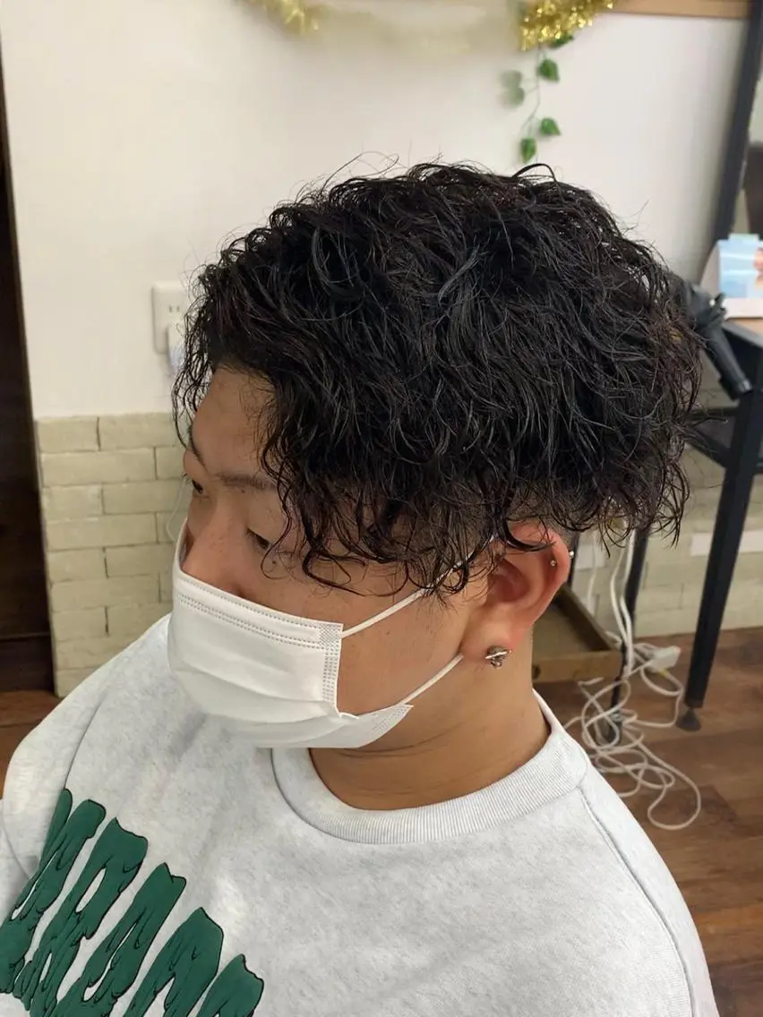 ミディアム パーマ メンズ カット パーマ トリートメント クセを最大限に活かす メンズパーマ奈良大祐のヘアスタイル