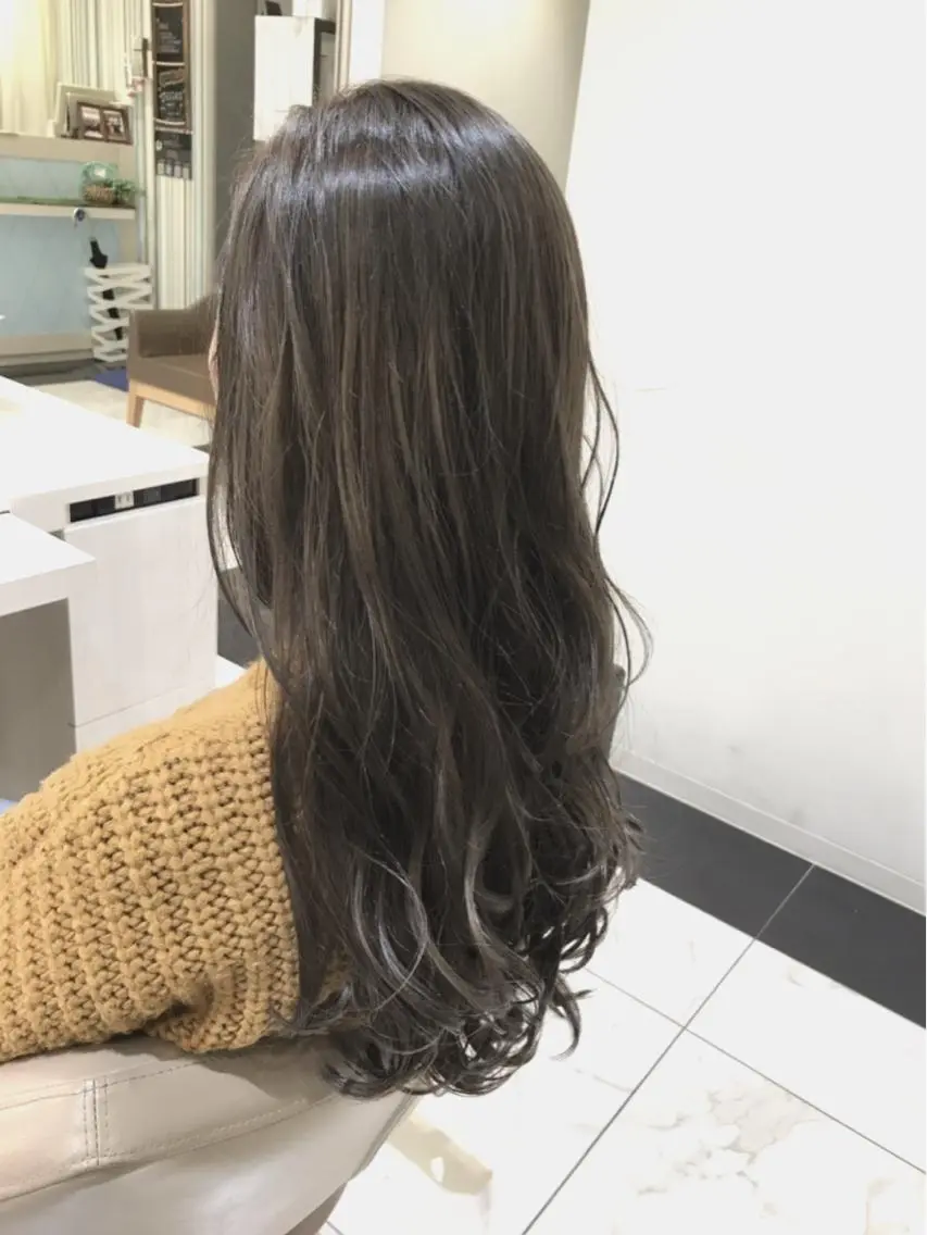 ロング カラー 透明感カラー グレージュ ハイライトカラー ハイライト ロング 山崎俊輔/髪質改善 /バレイヤージュのヘアスタイル
