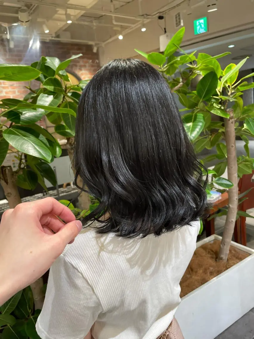 セミロング カラー 透明感カラー グレージュ 学生 髪質改善🪄 イルミナカラー岩谷のヘアスタイル