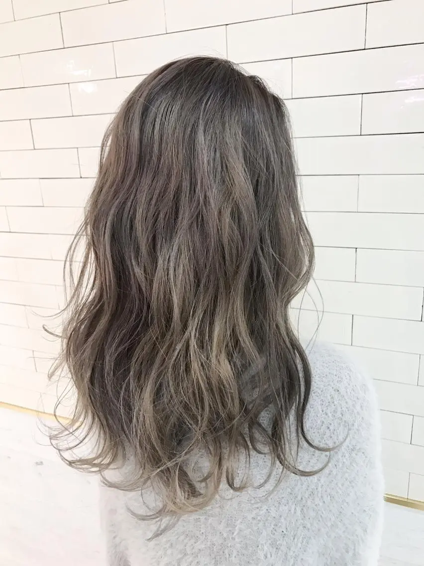 ミディアム カラー ブルーカラー ブルージュ ハイライトカラー 外国人風カラー ハイライト 🧡ショートの達人 🧡SHOのヘアスタイル