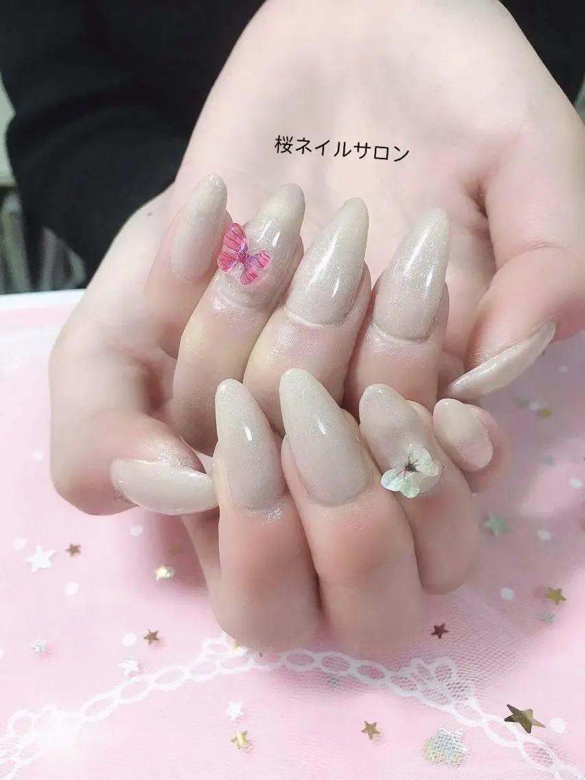 ネイル スカルプネイル 春ネイル MoonNail ユリ🌸のネイルデザイン