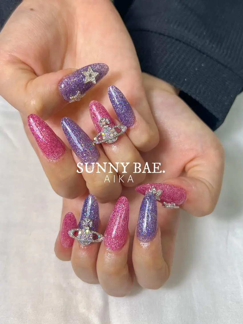 ロング ネイル ロング アートネイル キラキラネイル ロングネイル スカルプネイル Made By AIKAのネイルデザイン