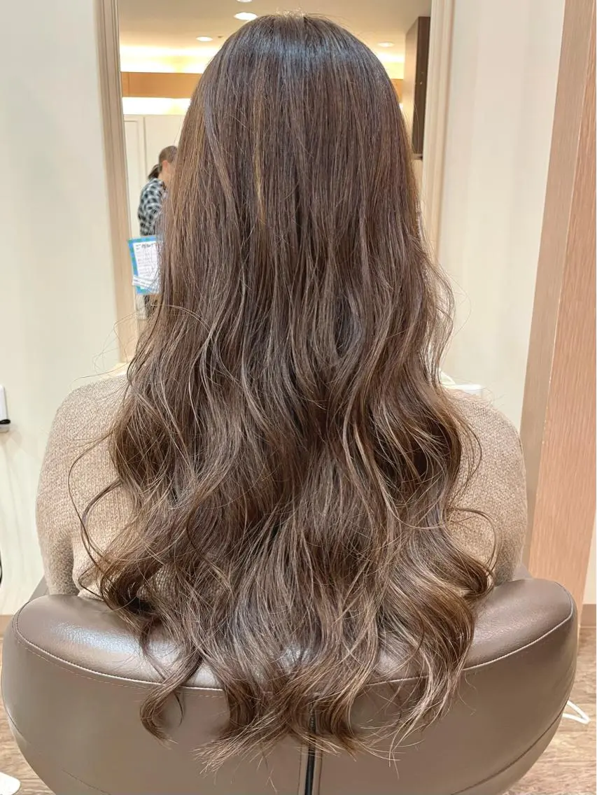 ロング カラー アッシュ ベージュカラー ヘアカラー トリートメント メンズパーマ🌀/ 中村郁未のヘアスタイル