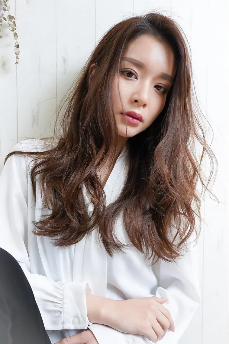 ミディアム ヘアールーム アートのヘアスタイル