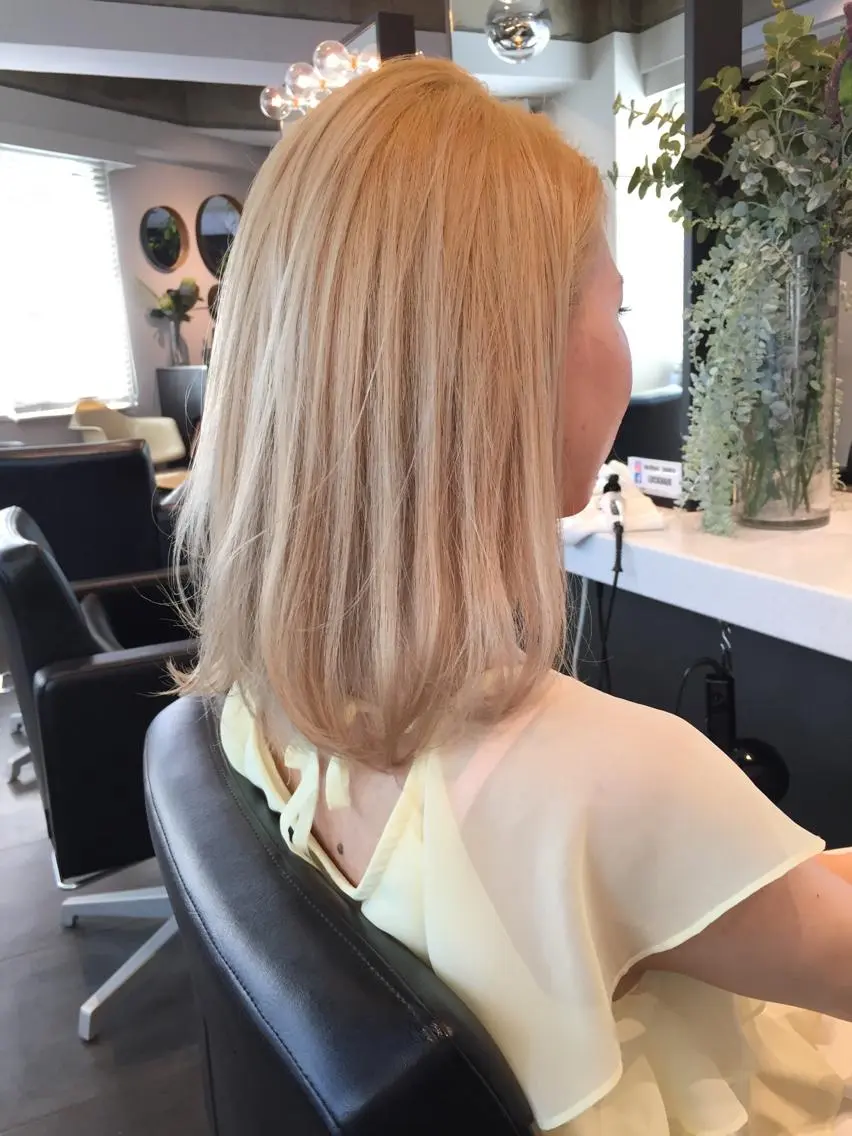 ミディアム カラー ブリーチ 大西 直人のヘアスタイル