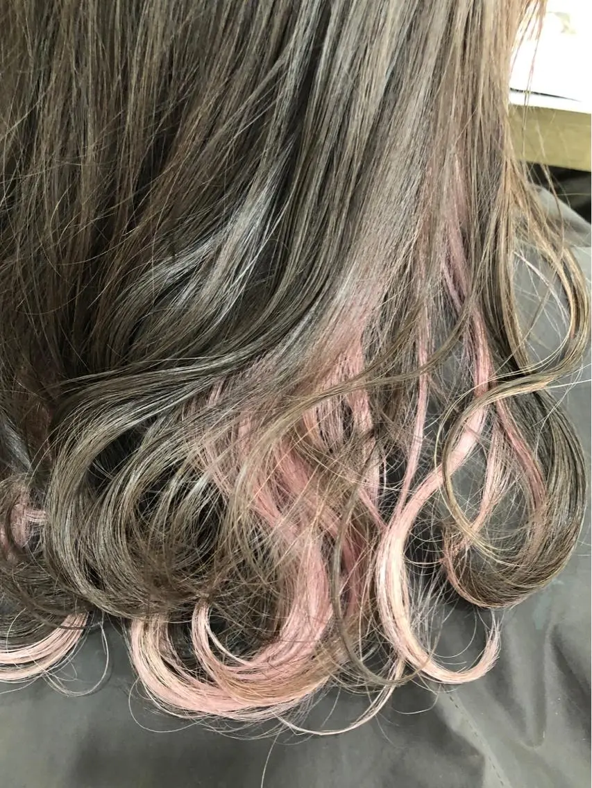 セミロング ネイル ピンク 山田 香織のヘアスタイル