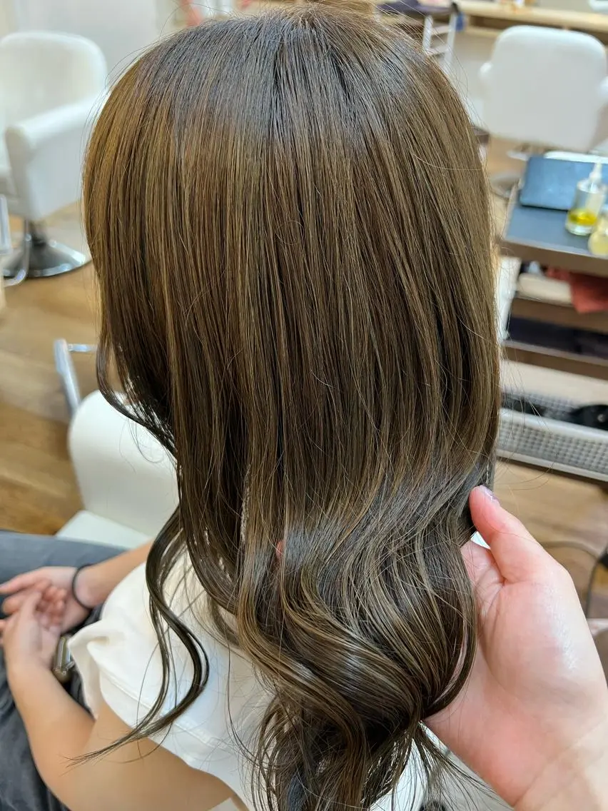 ミディアム カラー オリーブカラー ✂︎HITOMI✂︎ 副店長のヘアスタイル
