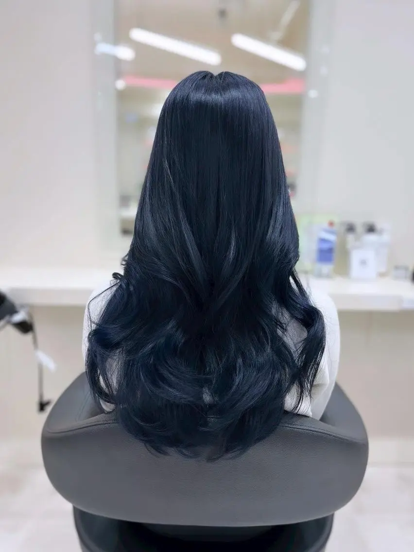 カラー ブリーチなし🪞 透明感暗髪🐈‍⬛のヘアスタイル
