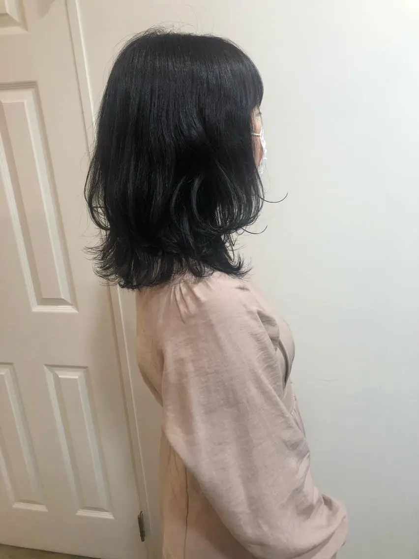 ミディアム カラー カット ヘアカラー トリートメント MIOベージュカラー 柔らかいカラーのヘアスタイル