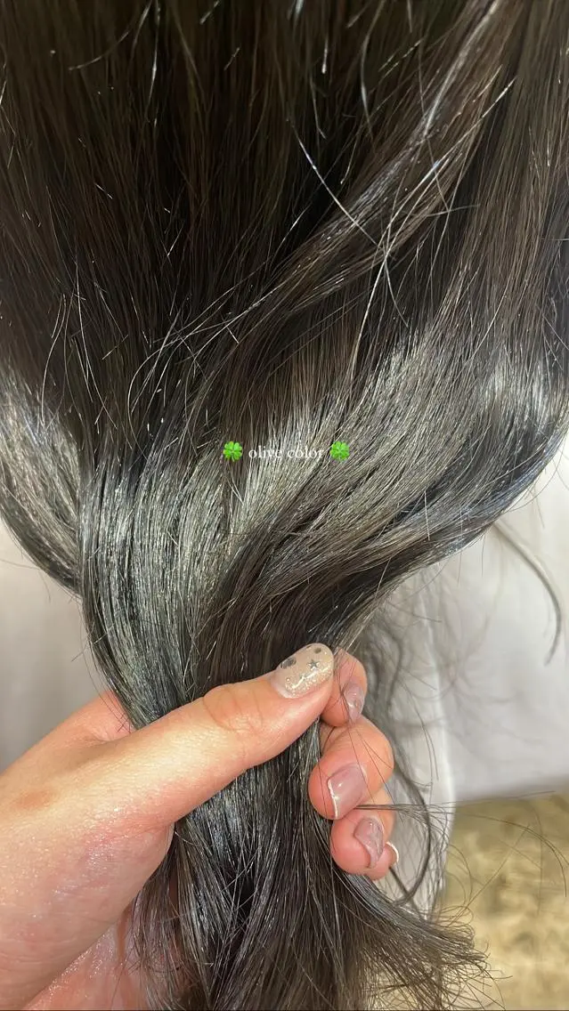 カラー オリーブカラー 中村 帆花のヘアスタイル