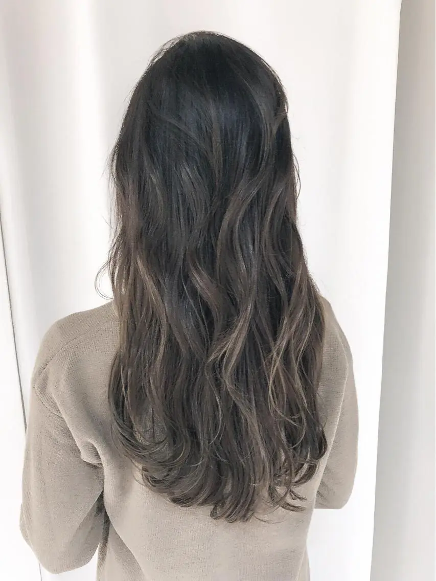 ロング アッシュ アッシュグレー 外国人風カラー ハイライト カット ヘアカラー 縮毛矯正 バレイヤージュ 藤沢 ハイライト竹内ケンゴのヘアスタイル