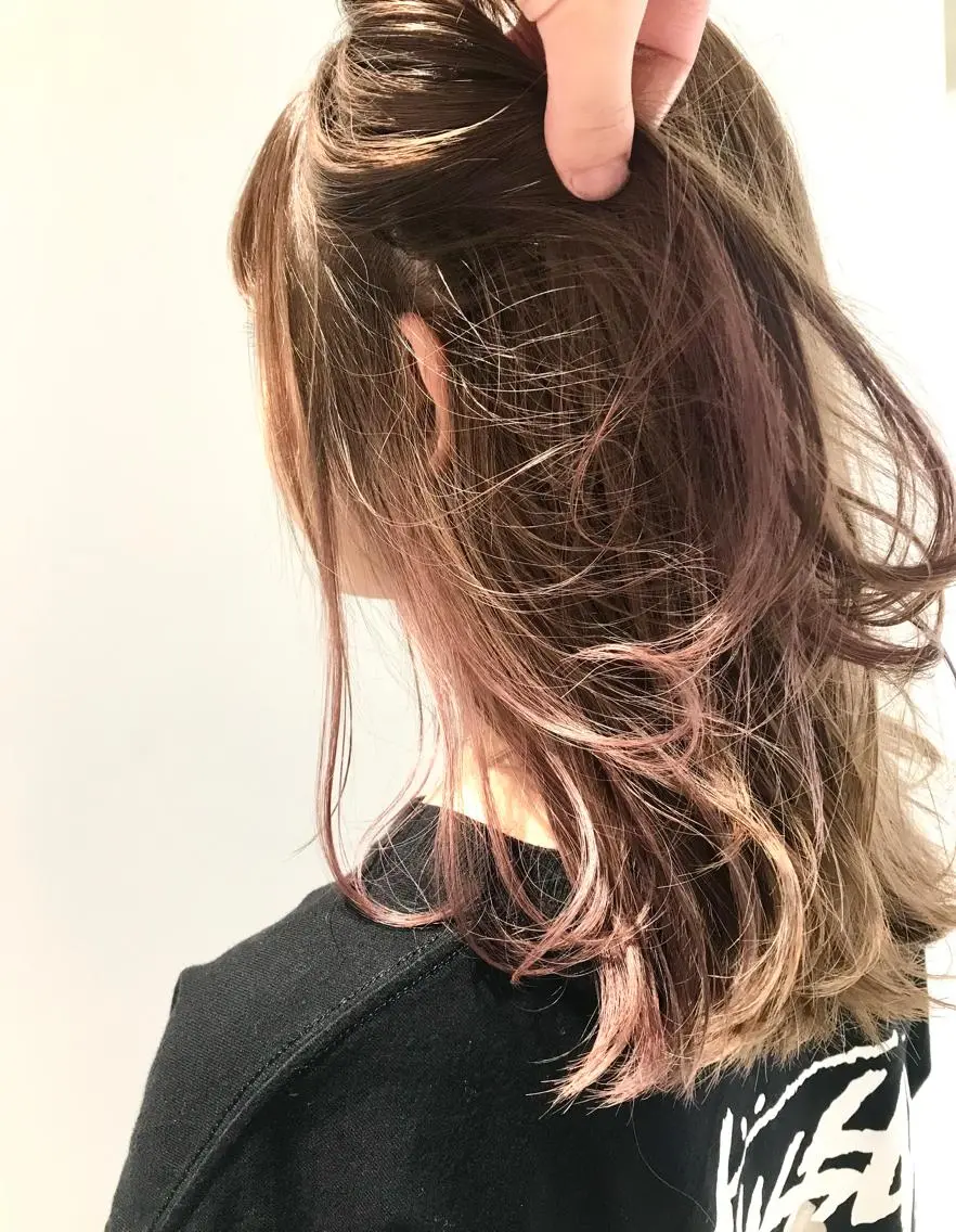 ミディアム カラー ベージュカラー イヤリングカラー ピンクカラー ピンクベージュ 加藤 憂のヘアスタイル
