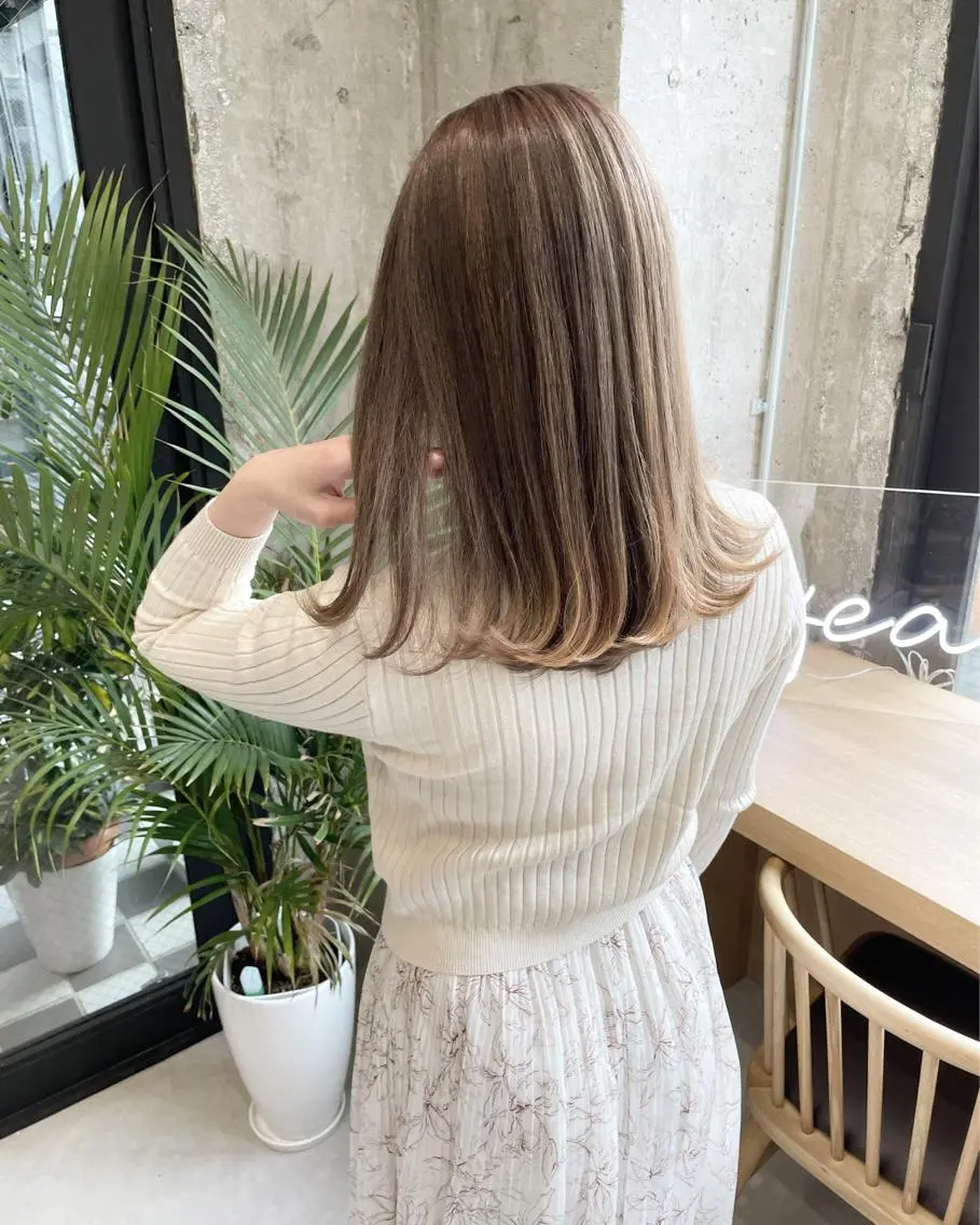 ミディアム カラー ダブルカラー グレージュ ヘアカラー TATSUYA アートディレクターのヘアスタイル