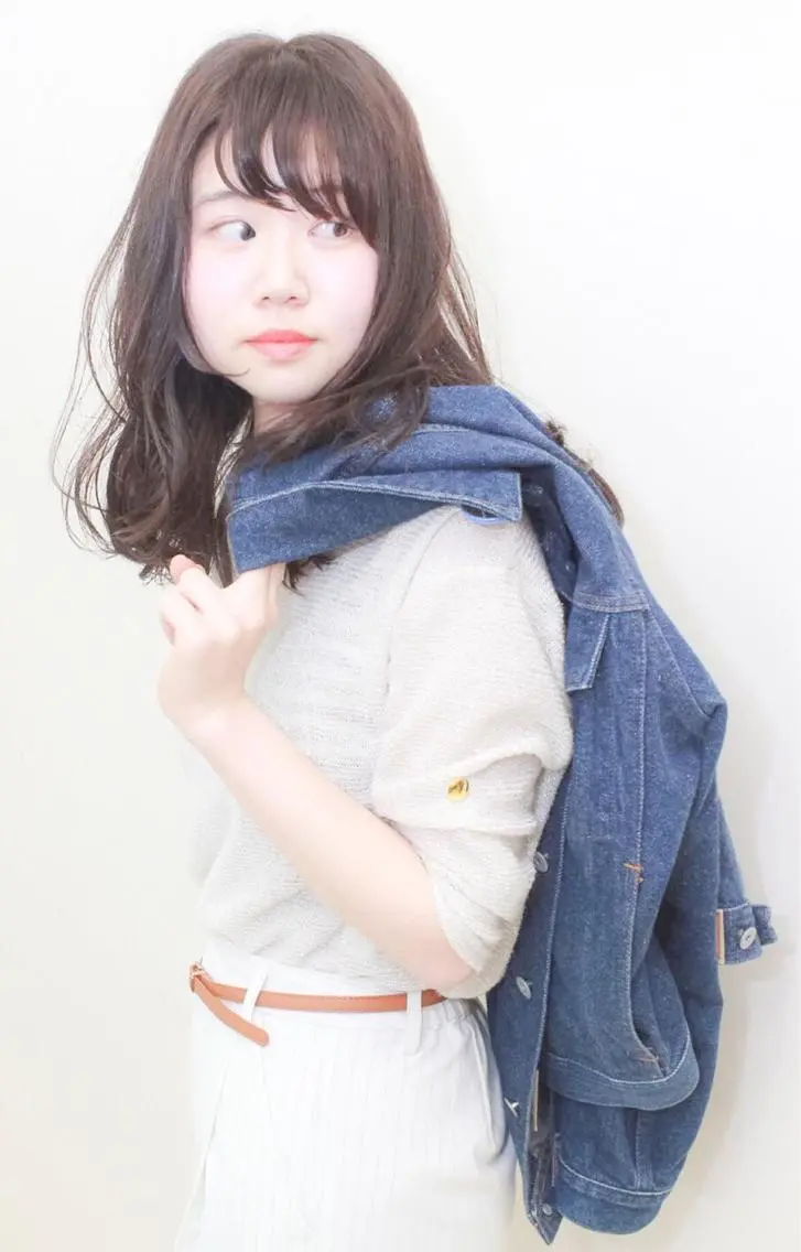 セミロング 伊藤 裕貴のヘアスタイル