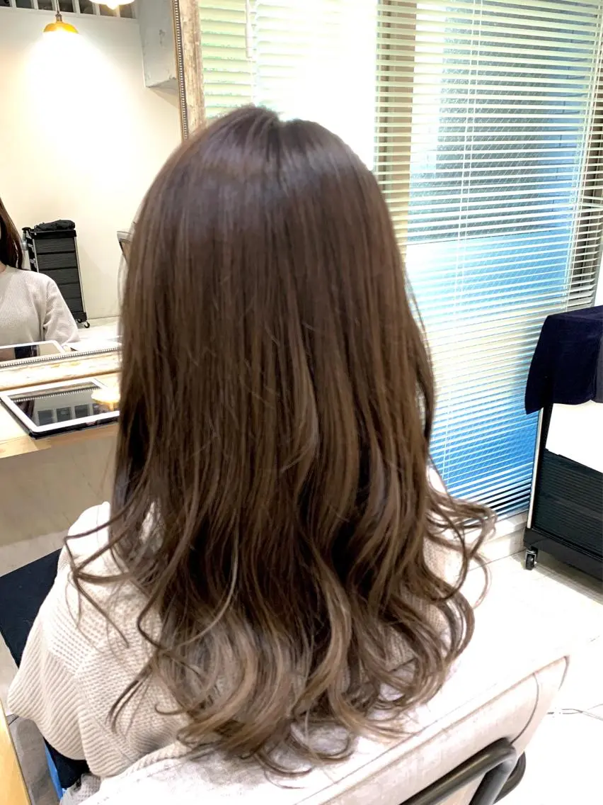 セミロング カラー 山本 悟志のヘアスタイル