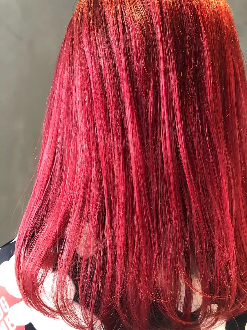 カラー レッドカラー 長谷川 沙紀のヘアスタイル