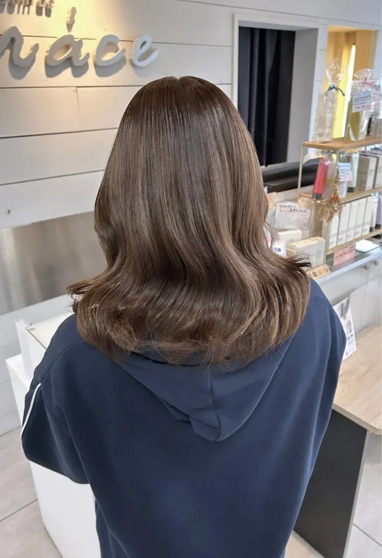 ミディアム レイヤー/艶髪カラー 森本くるみのヘアスタイル
