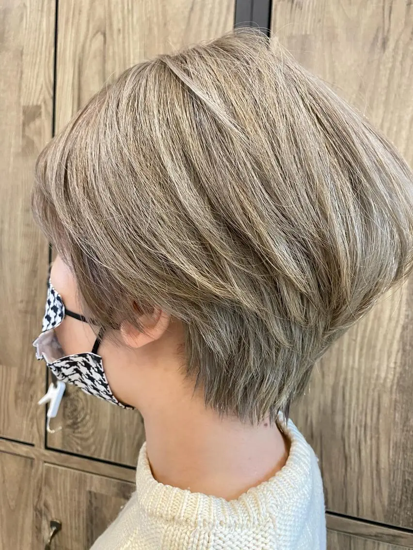 ショート カラー ベージュカラー ミルクティーベージュ デザインカラー モデル募集🌈のヘアスタイル