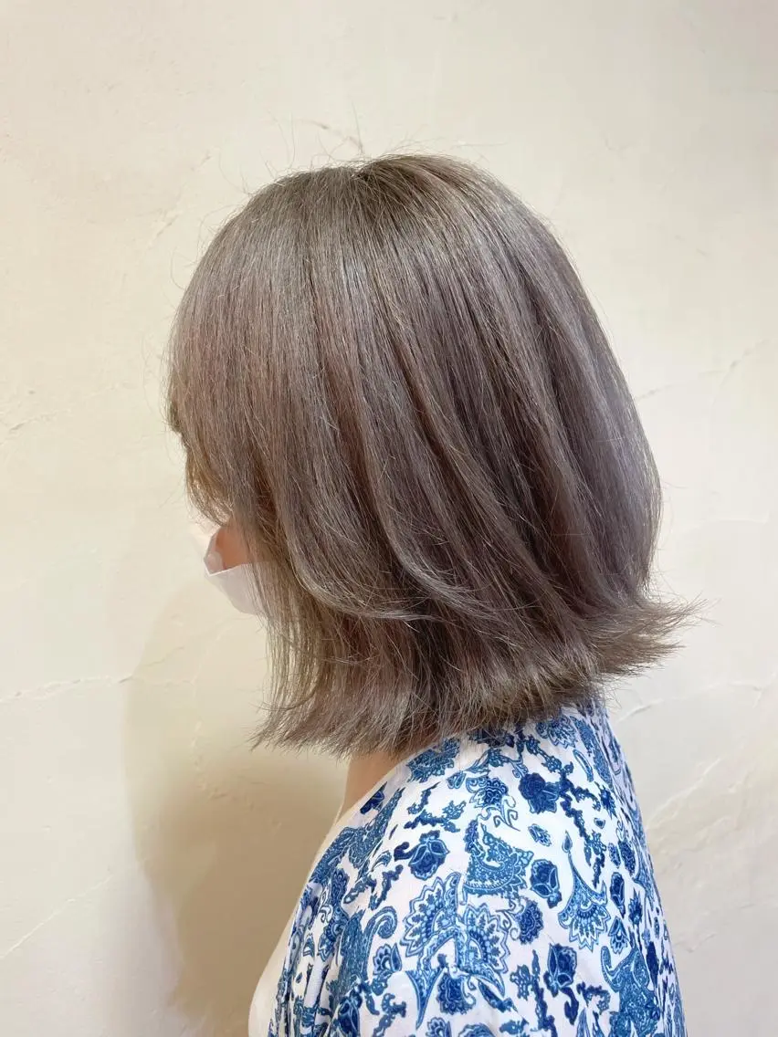 ショート カラー ヘアアレンジ ボブレイヤー ベージュカラー ブリーチ ケアブリーチ ミルクティーベージュ ヘアカラー トリートメント 秋山 幸太のヘアスタイル