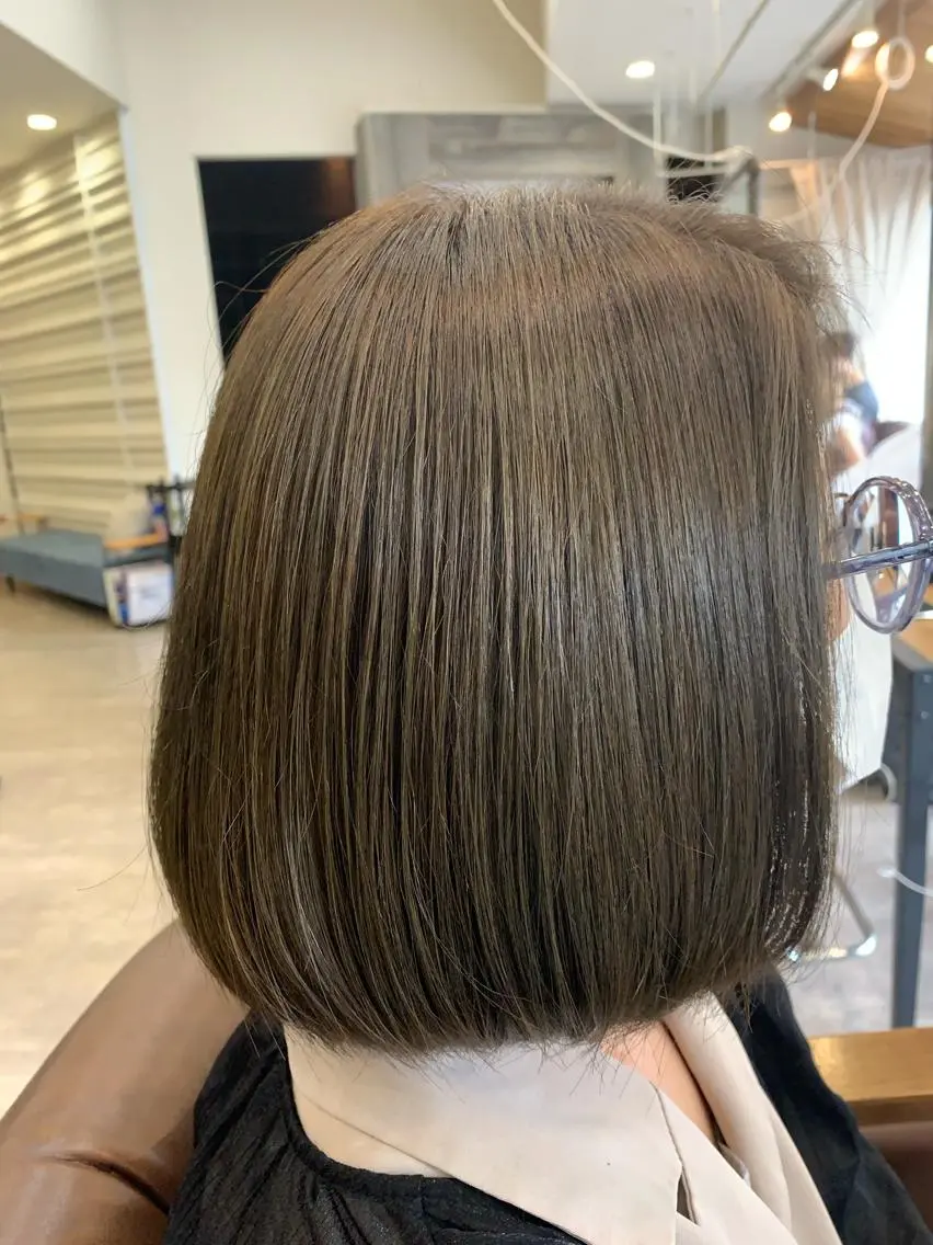 ミディアム カラー ベージュカラー ミルクティーベージュ ボブ Toiro横浜 NORIのヘアスタイル