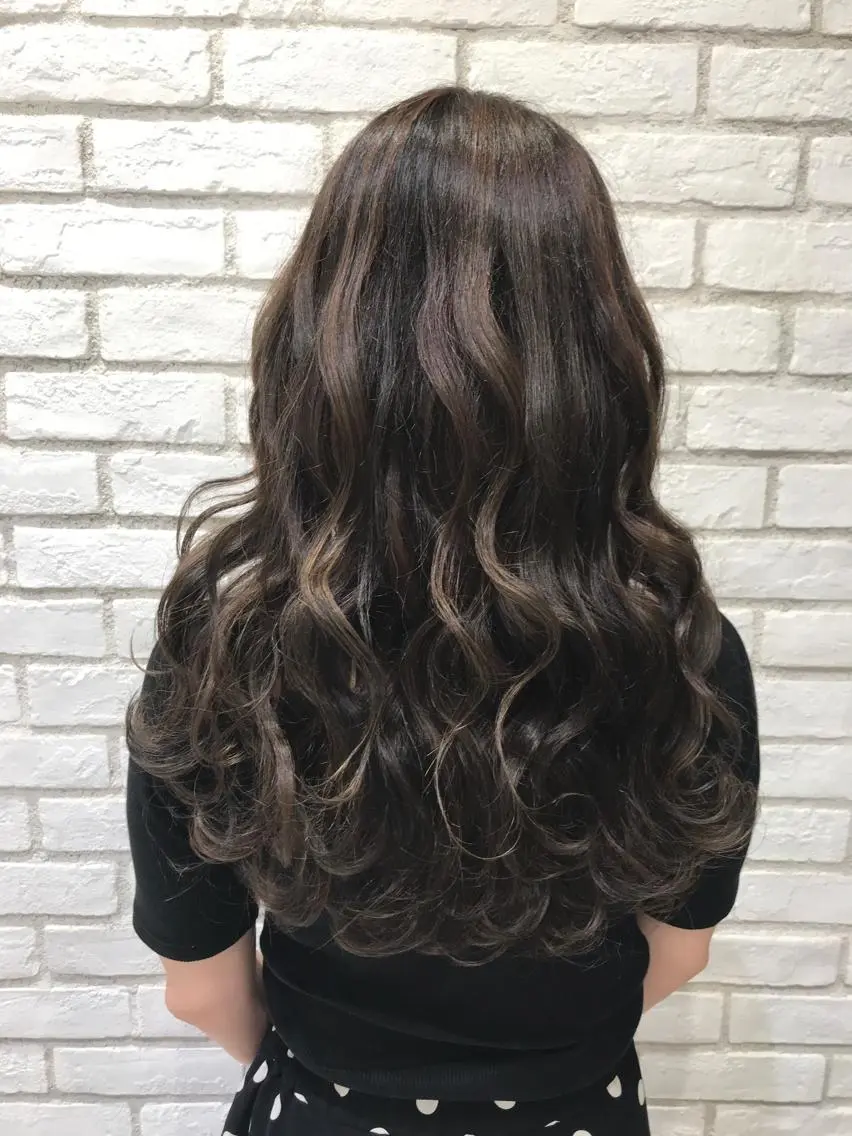 ロング カラー ブリーチ ハイライトカラー ブリーチなしカラー 外国人風カラー ハイライト Ash 戸田公園店のヘアスタイル