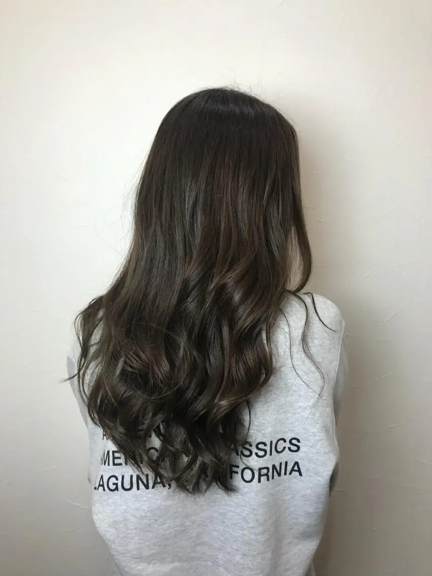 ロング カラー ブラウンカラー グレージュ マットブラウン 今野 美栄のヘアスタイル