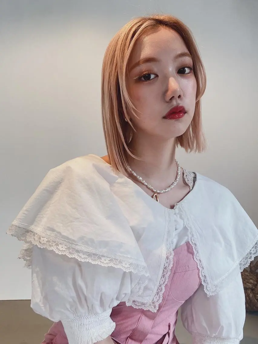 ミディアム カラー アディクシーカラー ブリーチ ブロンド ブルーカラー ハイライトカラー CEINE+ officialのヘアスタイル