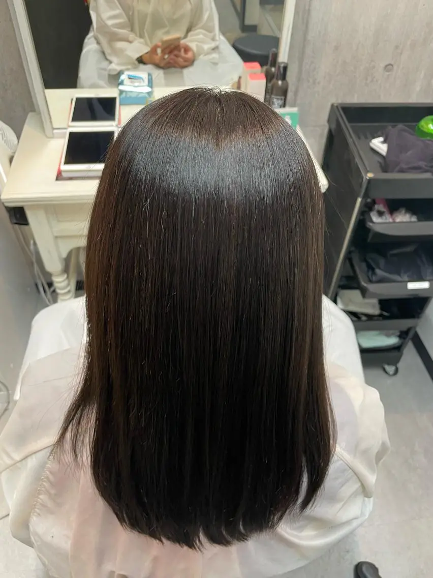 ミディアム カット 縮毛矯正 トリートメント 断られる髪に答えを ♣️井上秀樹♠️のヘアスタイル