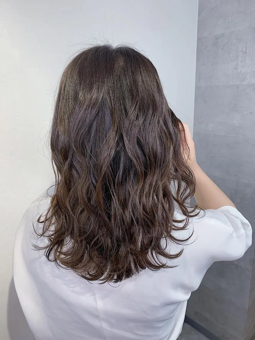 ロング カラー グレージュ _WHITE 天神店 YUMEKA🐻のヘアスタイル