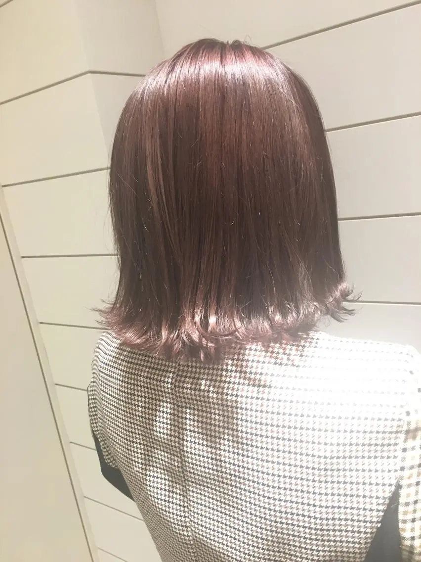 ミディアム カラー 切りっぱなしボブ ボブ 鍵山 千秋のヘアスタイル