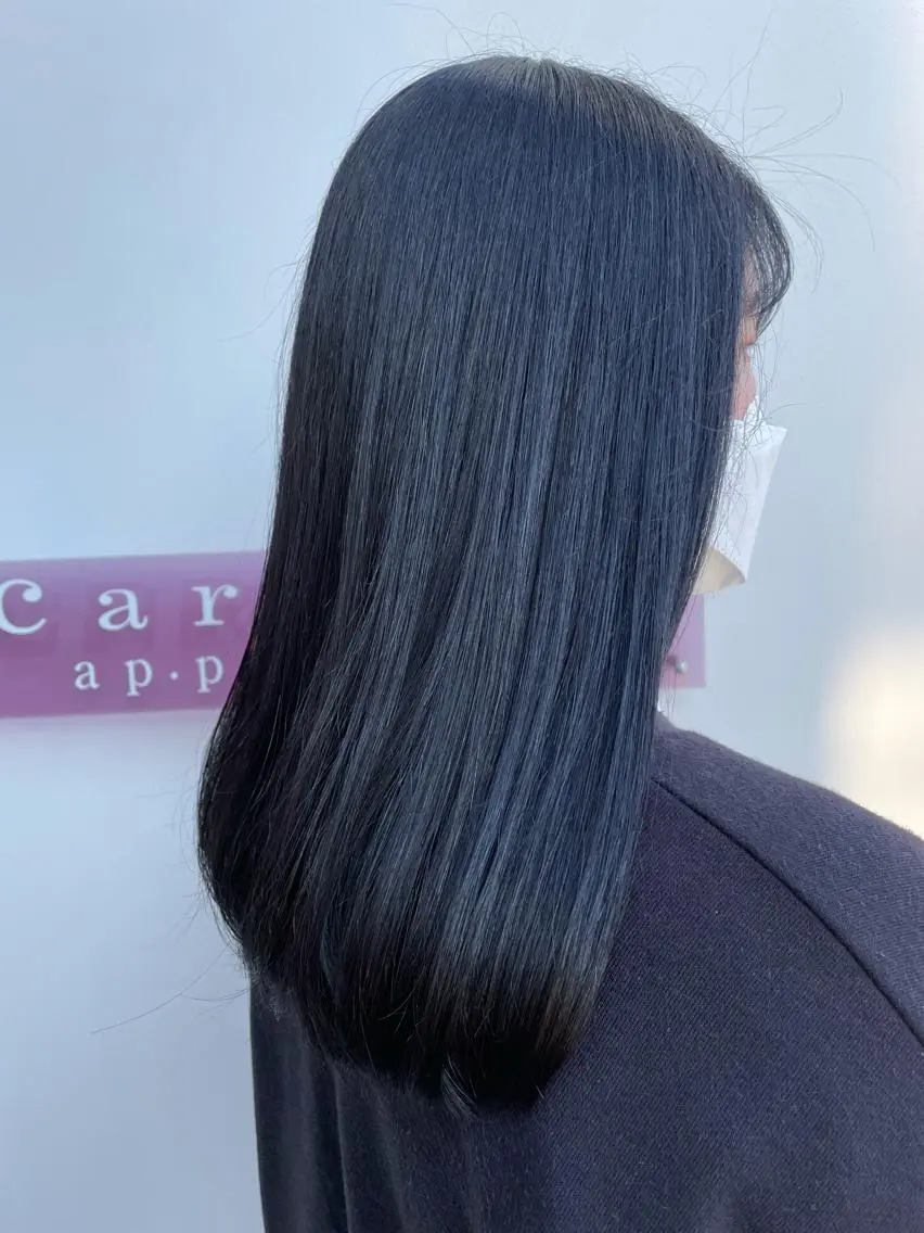 セミロング カラー 芥川 未優のヘアスタイル