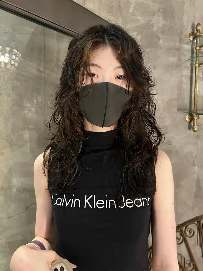 ロング カラー ウルフカット カット ヘアカラー パーマ 圧倒的デザイン力 店長🎨RENAのヘアスタイル