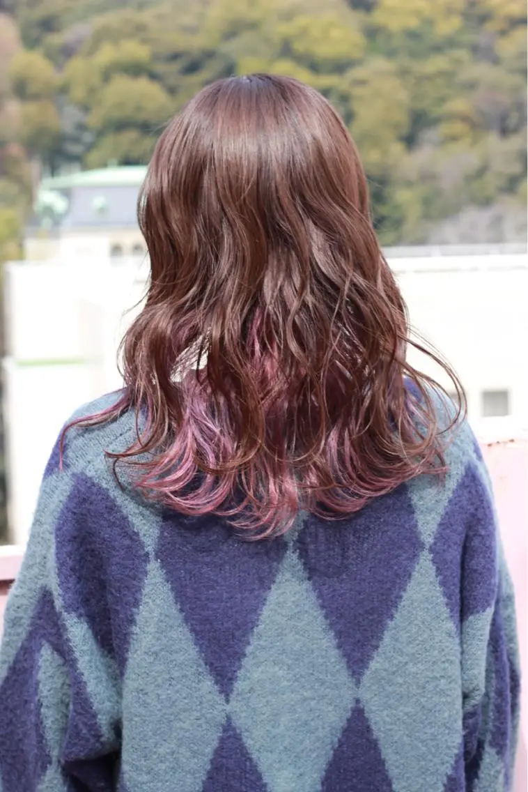 ロング カラー インナーカラー パープルカラー ヘアカラー Viage （ビアージュ）のヘアスタイル
