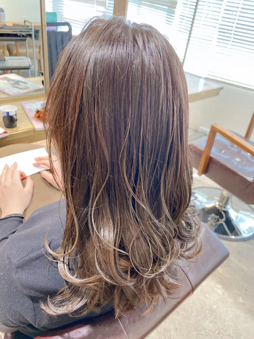 ロング カラー ヘアアレンジ ハイライトカラー ハイライト ヘアカラー トリートメント ヘアセット レイヤー×ヘッドスパ *保田遥*のヘアスタイル