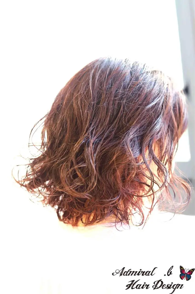 ミディアム カラー パーマ ミディアムパーマ ピンクカラー アドミラルYoshi oのヘアスタイル