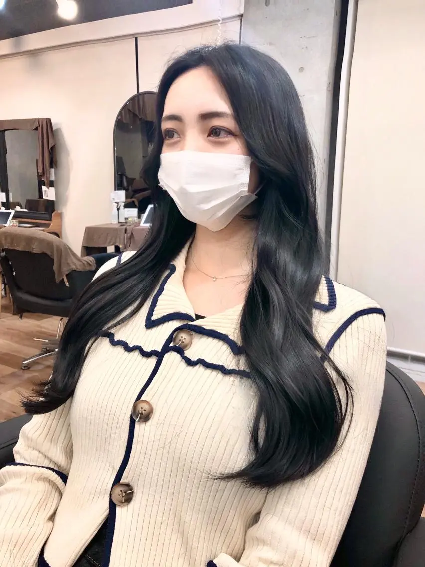 ロング 顔周りカット 韓国風ヘア カット トリートメント トレンドヘア🌿 chinariのヘアスタイル