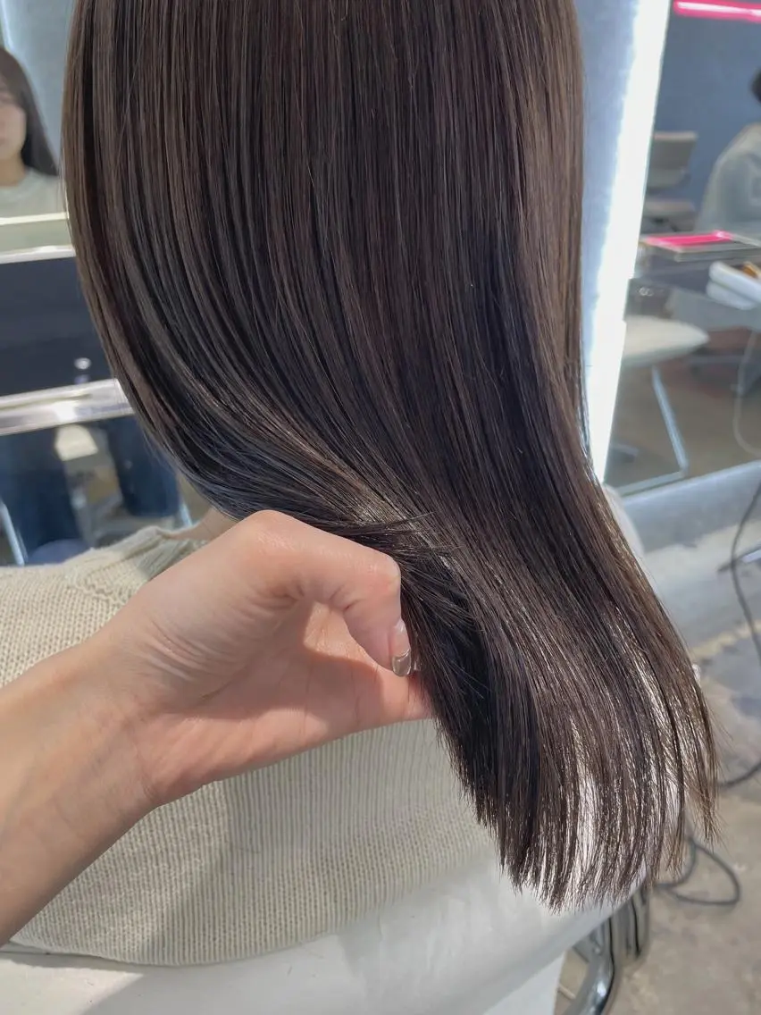 ミディアム カラー カット ヘアカラー トリートメント 山下 千明のヘアスタイル