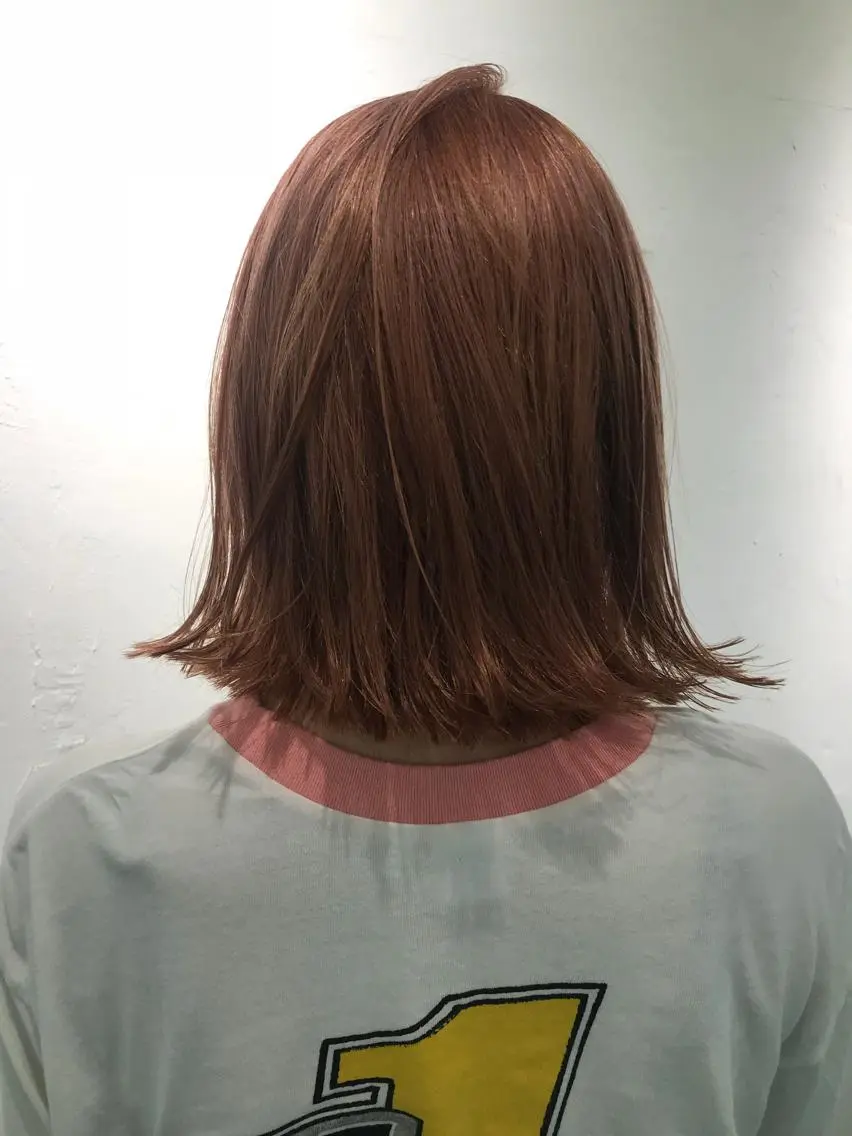 カラー ピンクカラー カット ヘアカラー トリートメント 💓パーマ，💗 レイヤーカットのヘアスタイル