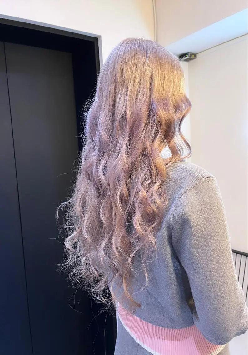 ロング カラー ヘアアレンジ ヘアカラー ハイトーンカラー 🦋yuri🦋のヘアスタイル