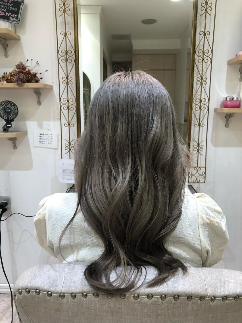 ロング カット ヘアカラー MYA 🤍kanaのヘアスタイル