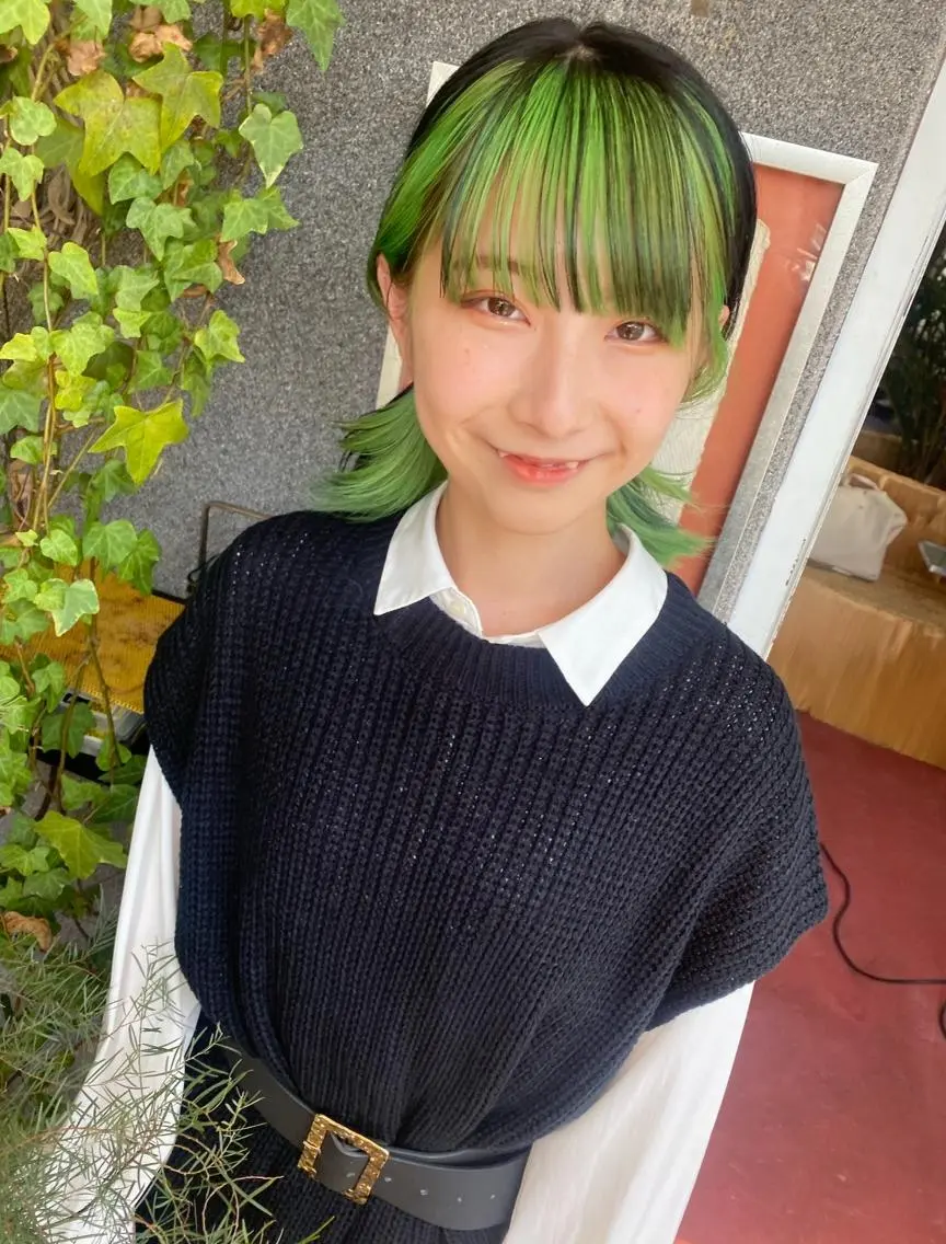 ミディアム カラー ヘアアレンジ qiie ワンカラー ダブルカラーのヘアスタイル