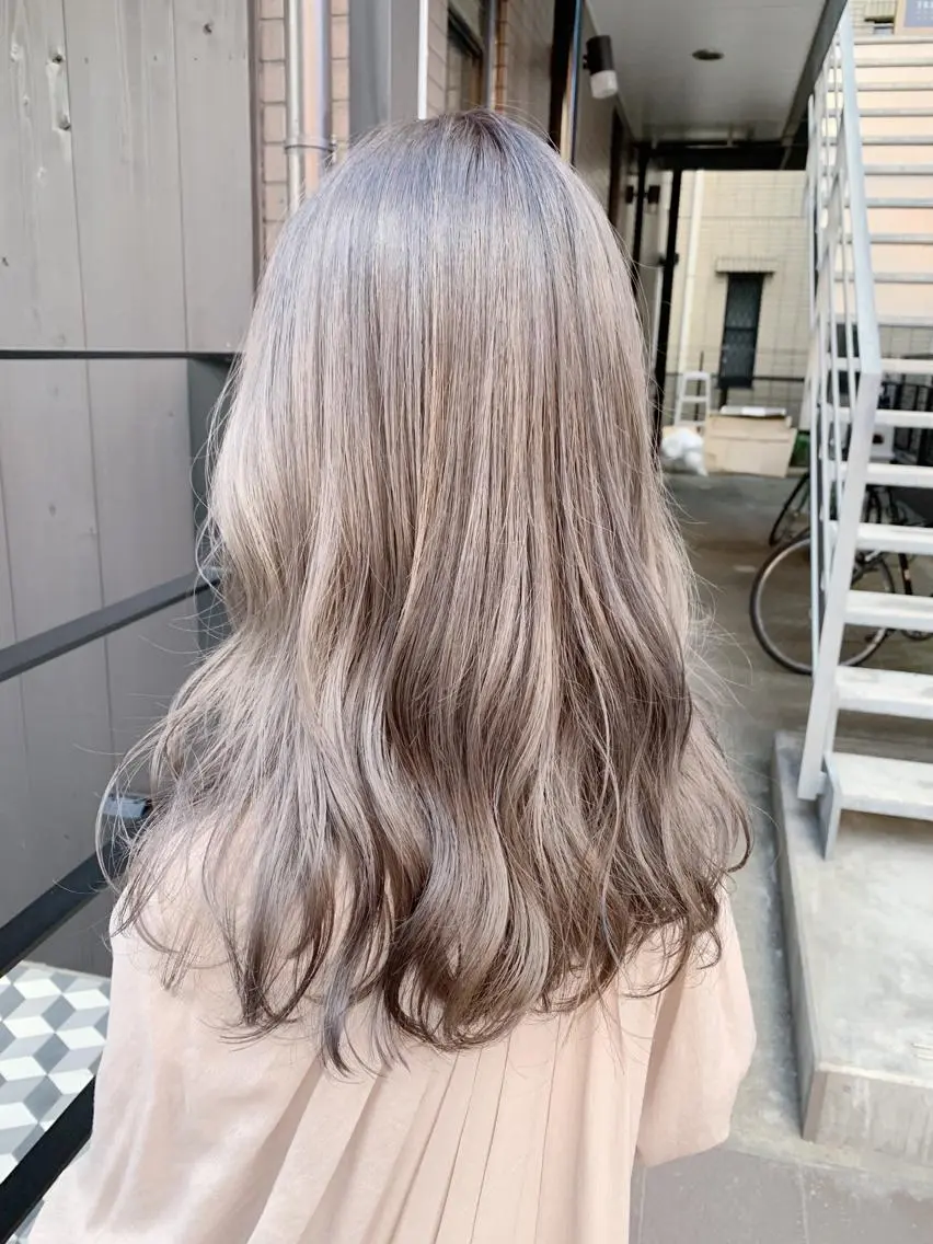 セミロング カラー グレージュ ミルクティーグレージュ 【完全マンツー 恵比寿】佐藤 翔のヘアスタイル