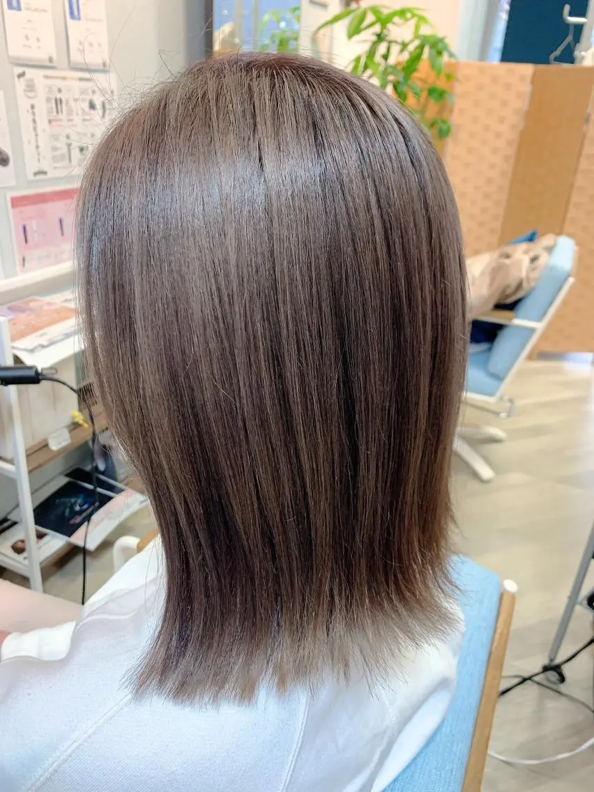 ミディアム カラー グレージュ ヘアカラー トリートメント Beach 代表 KENTAのヘアスタイル