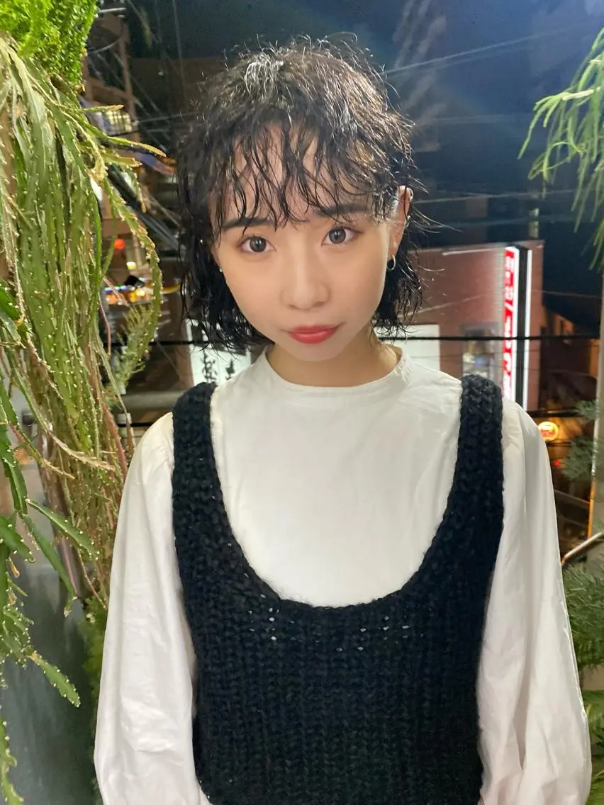 ミディアム パーマ カット パーマ トリートメント qiie/ワンカラー インナーカラーのヘアスタイル
