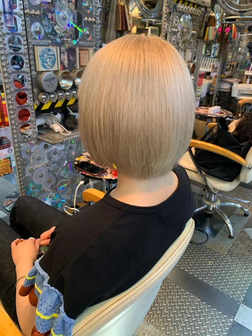 ショート カラー ブロンド ボブ 🌈派手髪エクステ ブレイズ🌈ひろとのヘアスタイル